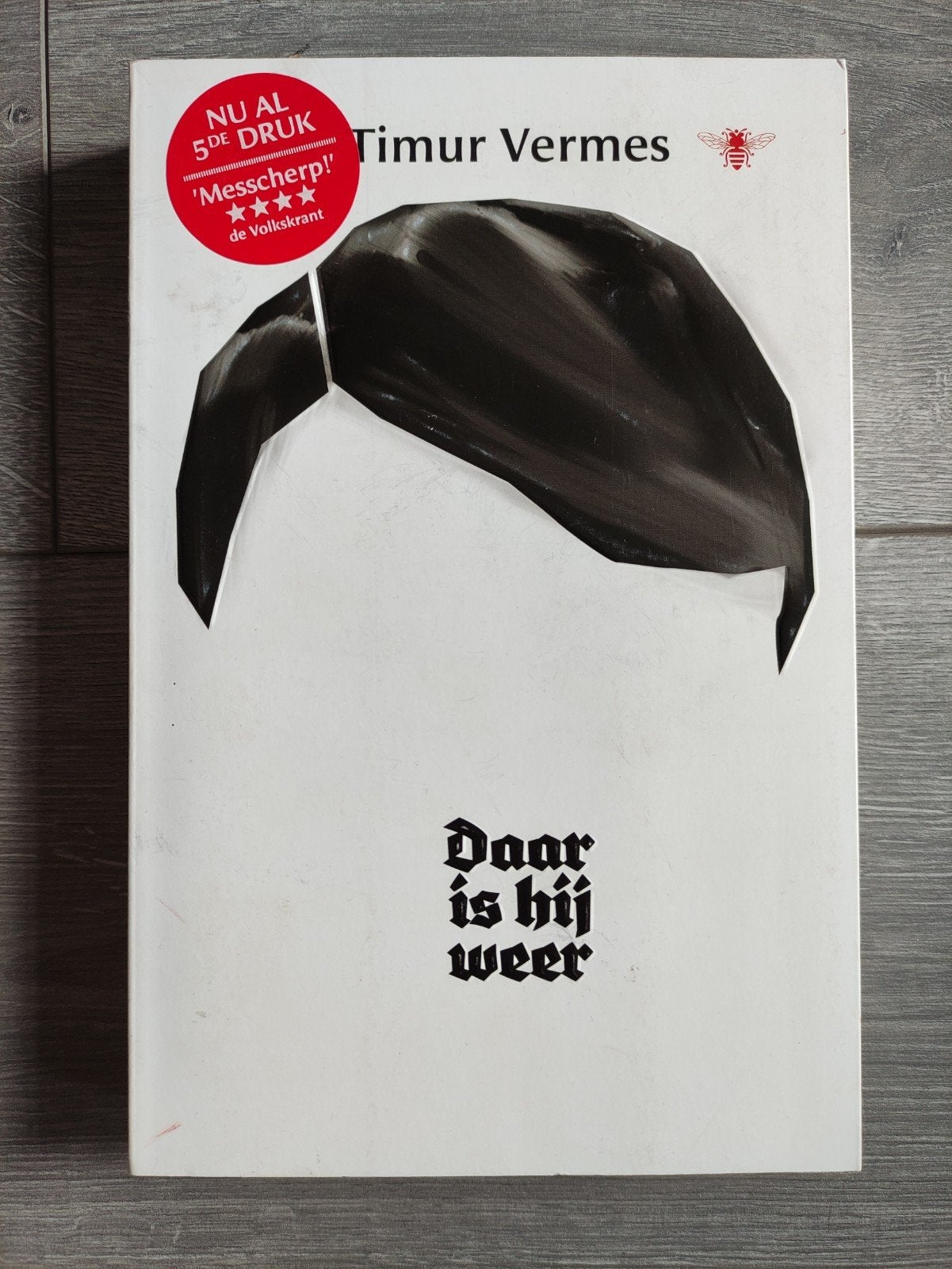 Daar is hij weer oorlog boek, Boeken, Ophalen of Verzenden, Tweede Wereldoorlog