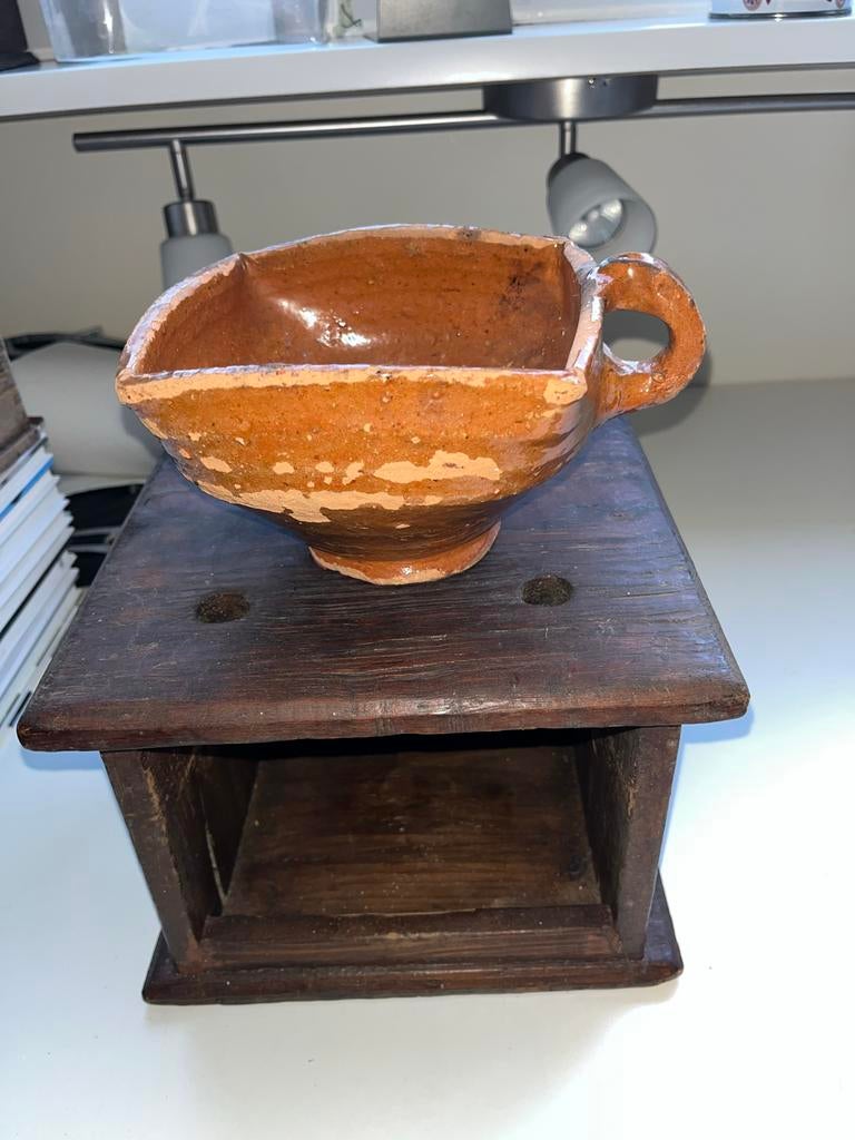 Antieke Houten Stoof met Aardewerk Vuurtestje, Ophalen of Verzenden, Zo goed als nieuw, Vierkant, Hout