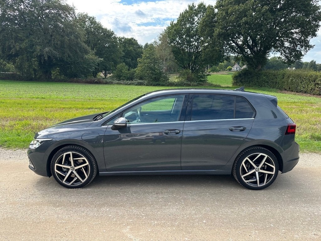 Foto 3 van Volkswagen Golf 8 eHybrid 204 pk | 2021 | Dealer onderhouden