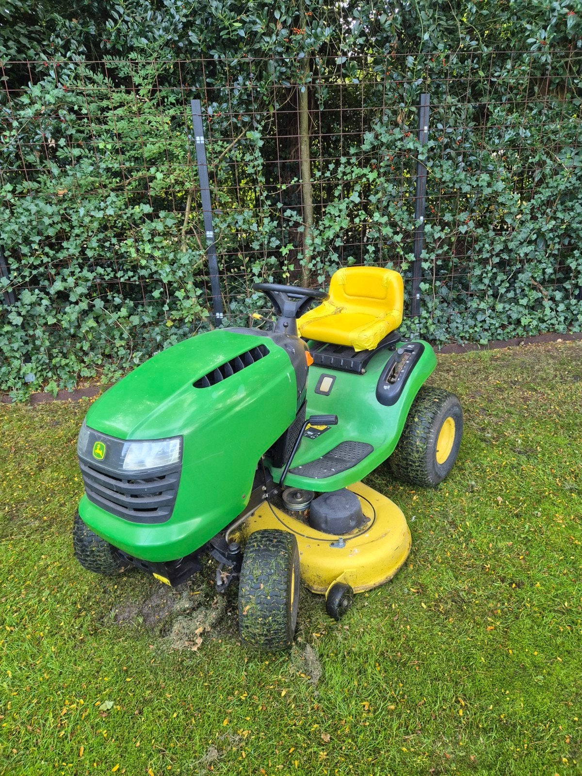 John Deere L105 Zitmaaier - 14.5 HP OHV Benzine, Cirkelmaaier, Gebruikt, Opvangbak, Benzine-grasmaaier