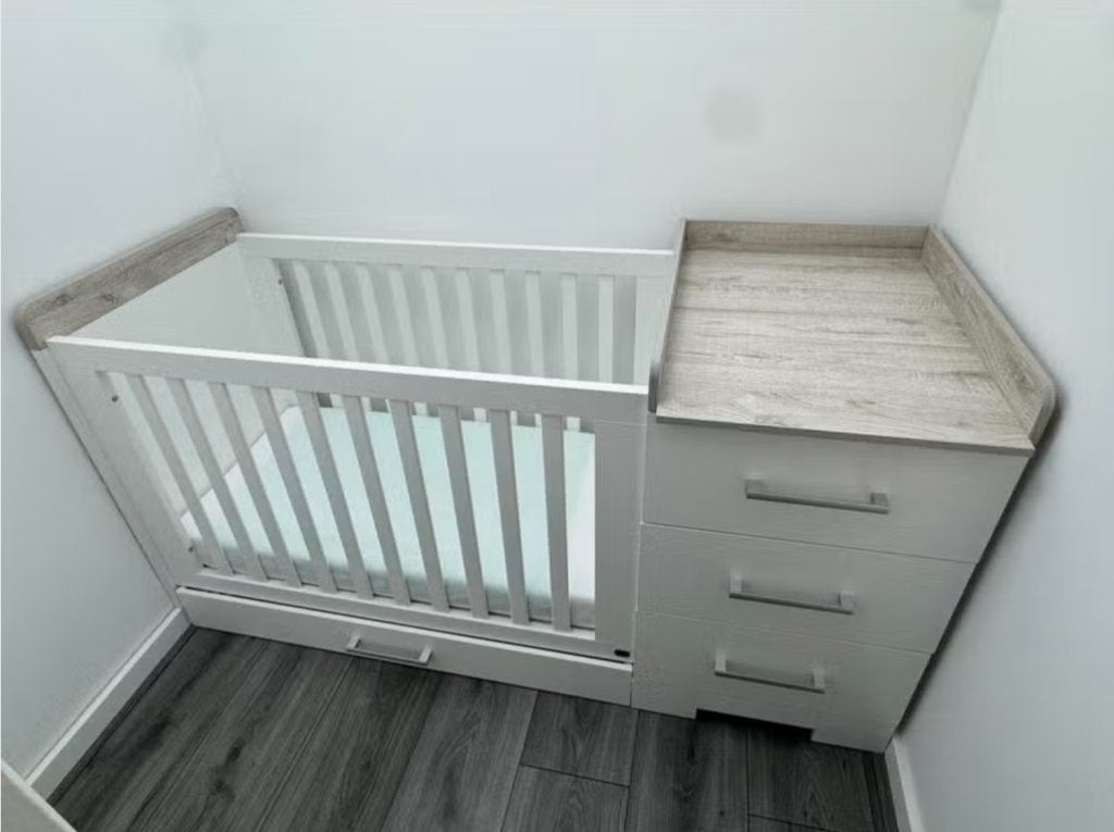 Combi Ledikant - Commode Futura, Ophalen, Nieuw, Jongetje of Meisje