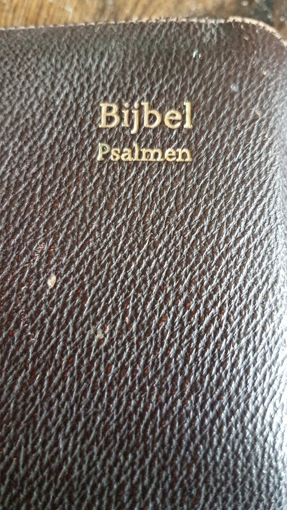 Zakbijbel{klein}in leren etui met rits, GOUDSNEE, DUIMGREPEN, Antiek en Kunst, Verzenden, NBG
