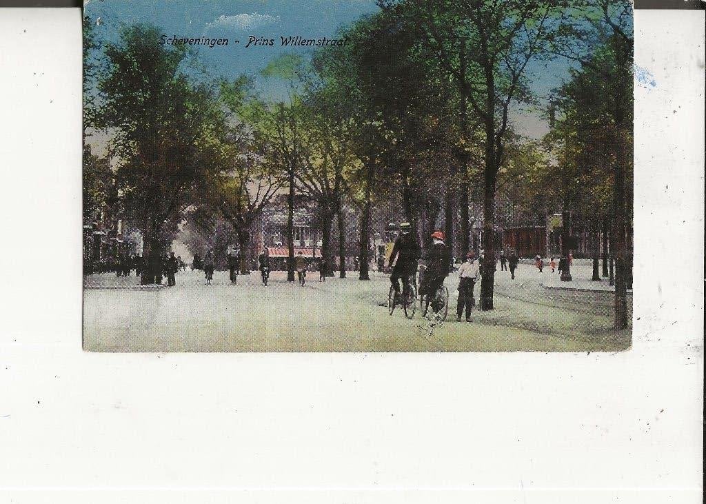 Scheveningen Prins Willemstraat met fietsers, Ophalen of Verzenden, Voor 1920, Ongelopen, Zuid-Holland