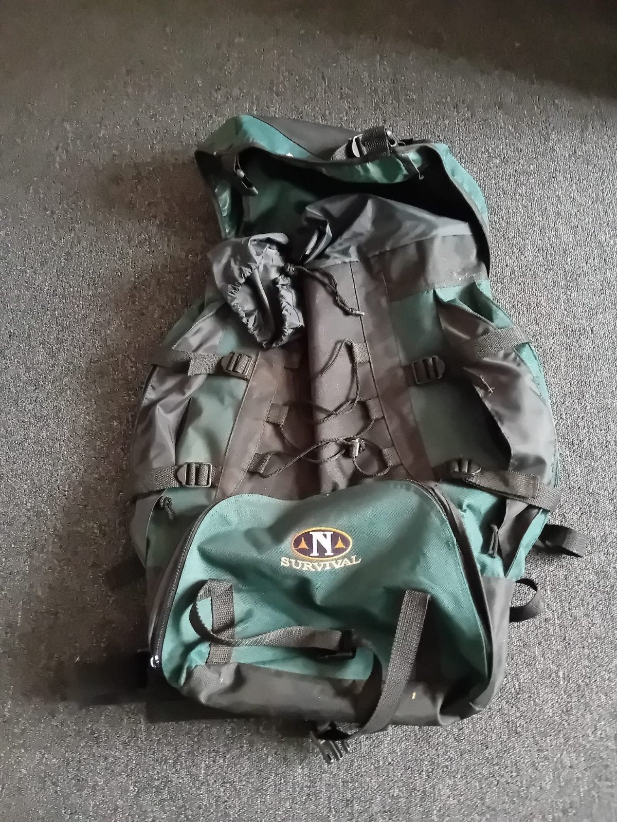 N Survival Rugzak - Ideaal voor Outdoor en Reizen, Ophalen, Gebruikt