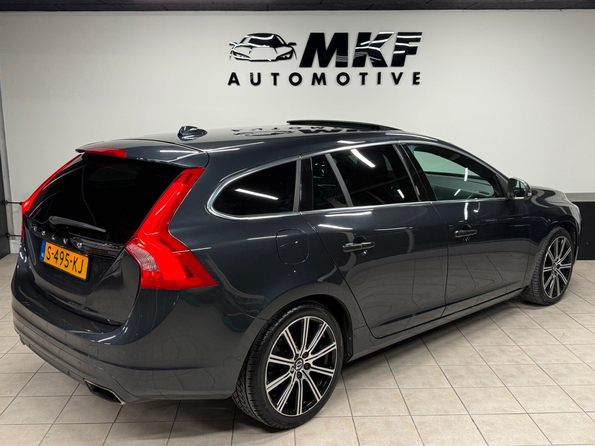 Volvo V60 2.0 T5 Ocean Race 2015 ECC/XENON/LMV/PDC/LEER/NAVI, Auto's, Euro 6, 4 cilinders, 1969 cc, Geïmporteerd