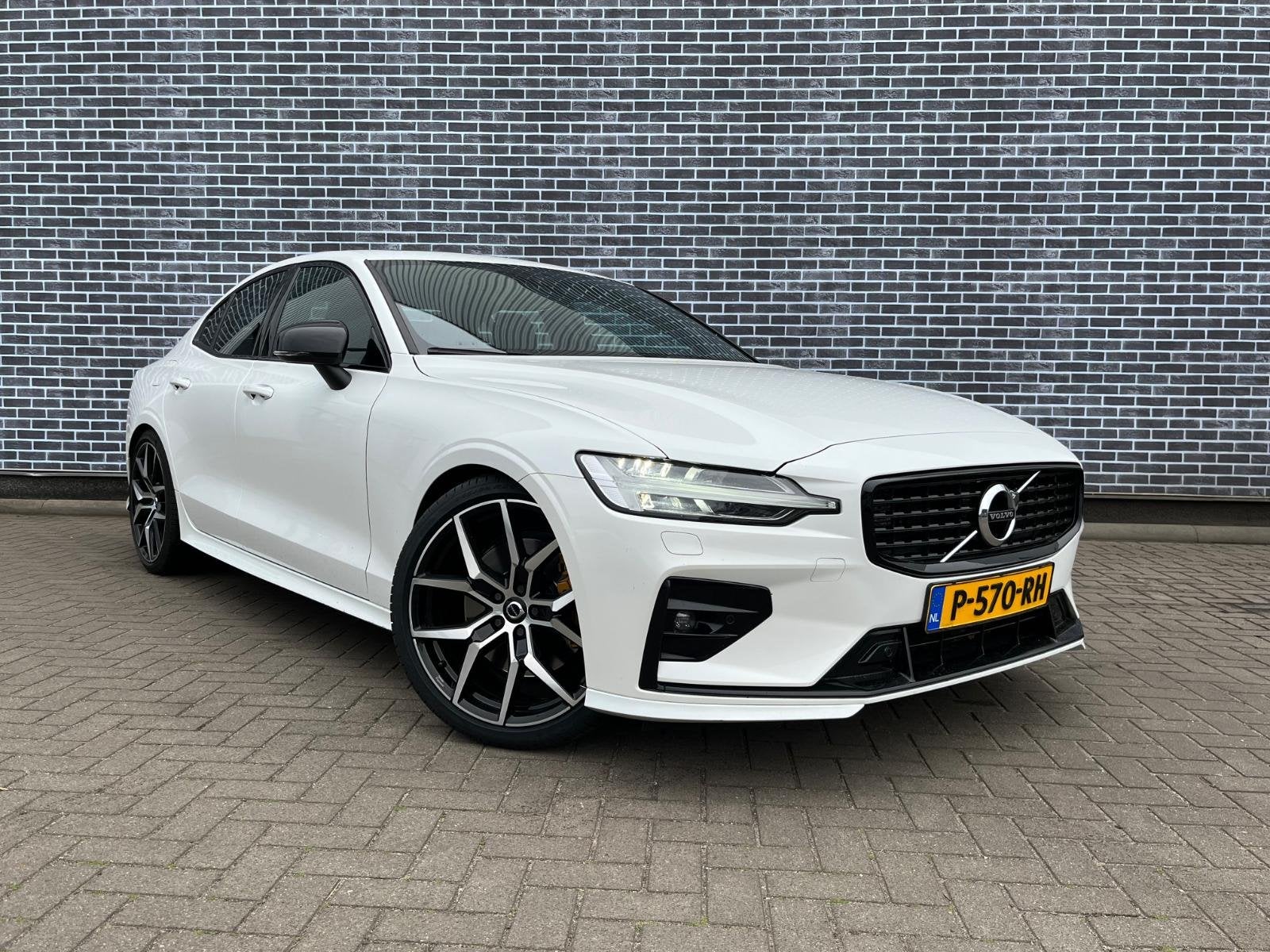Volvo S60 2.0 B5 R-Design | Panoramadak | Harman Kardon Audi, Auto's, Volvo, 15 km/l, Euro 6, 4 cilinders, Wit