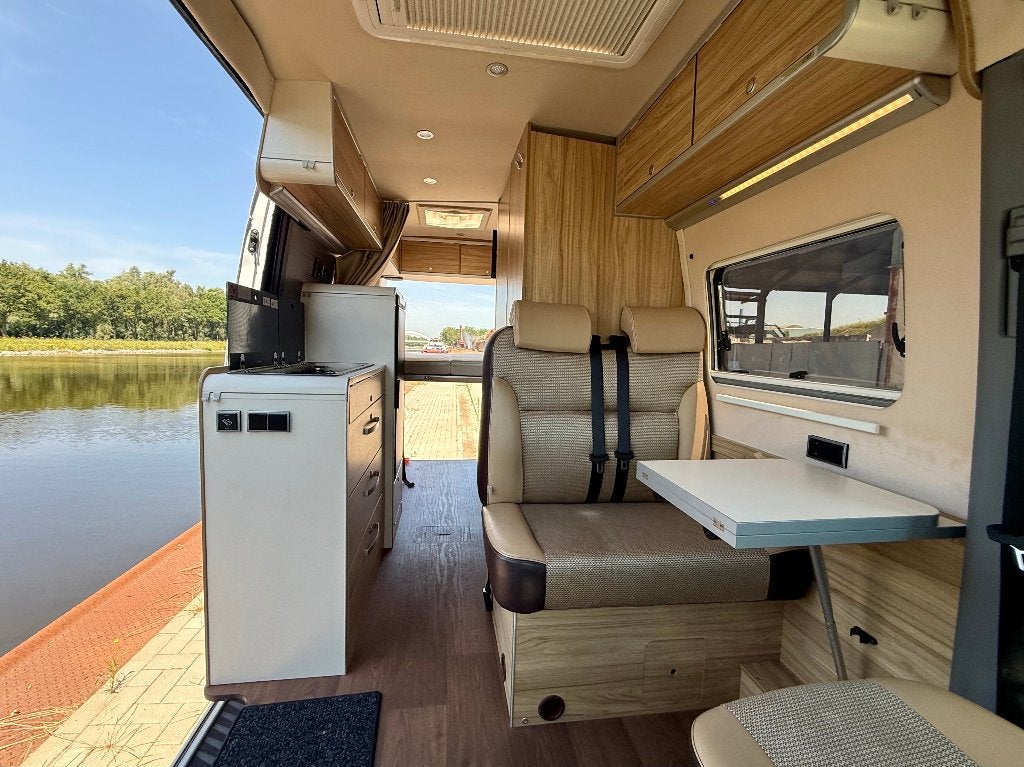 Foto 5 van Hymer Grand Canyon S Mercedes 316 CDI buscamper automaat