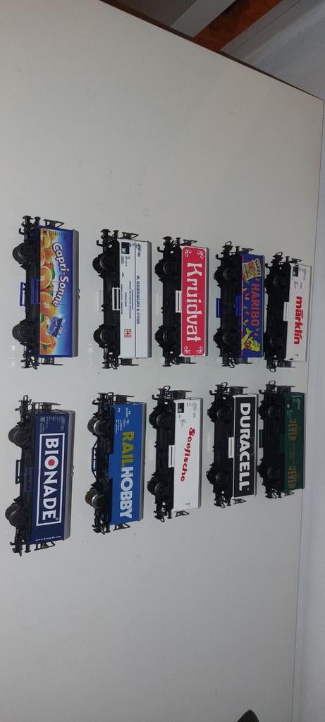 10 Märklin gesloten Goederenwagons in één koop, Wisselstroom, Gebruikt, Wagon, Ophalen of Verzenden