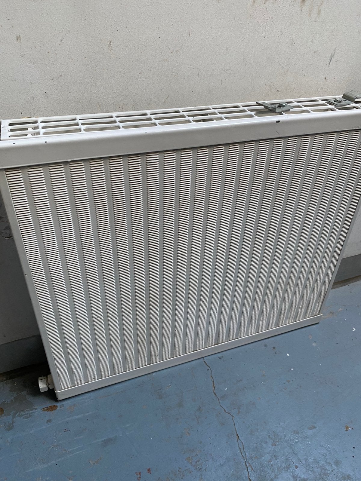 Witte radiator, Ophalen, 30 tot 80 cm, Gebruikt, Radiator