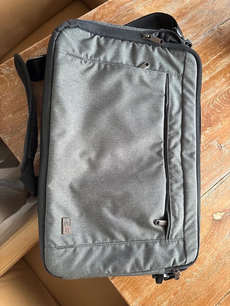 Case Logic Laptoptas Grijs - Zo goed als nieuw, Gevoerd laptopvak, 15 inch, Grijs, Ophalen of Verzenden
