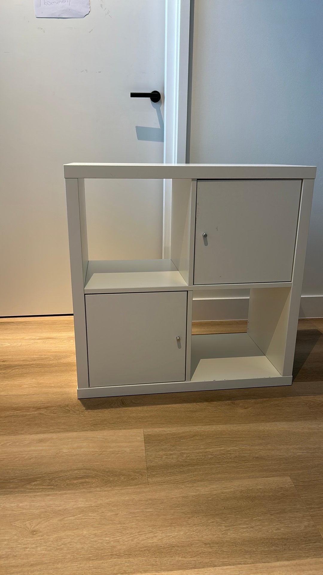 Witte Kallax kast met deuren - 4 vakken, Ophalen, Gebruikt