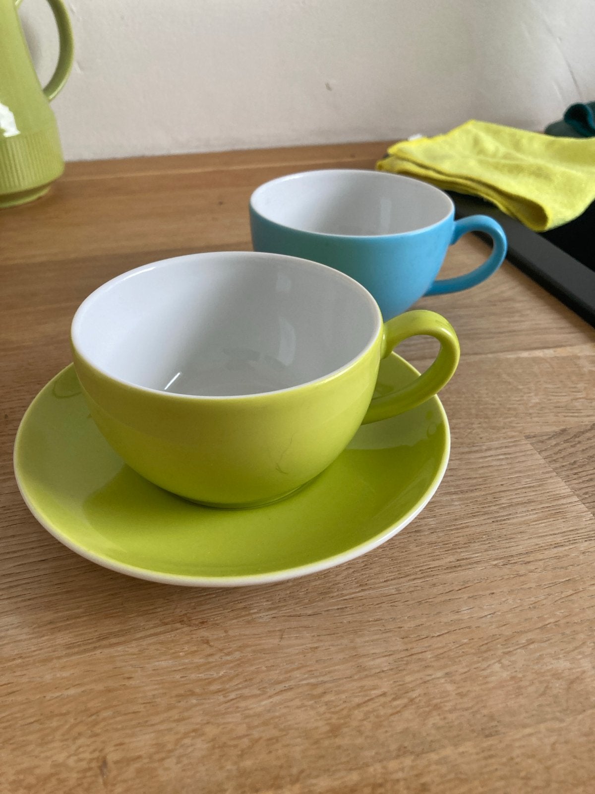 Dibbern servies: groene kop en schotel, Ophalen of Verzenden, Gebruikt, Overige merken, Kop(pen) en/of Schotel(s)