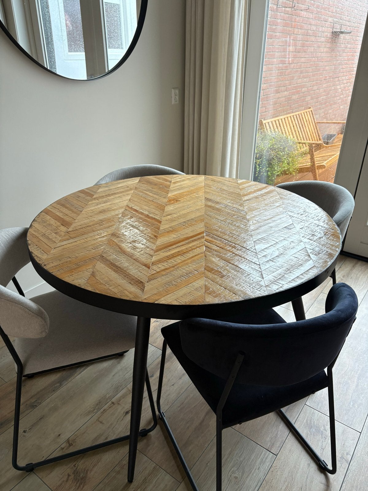 Ronde eettafel (Mateo Karwei)  met visgraatpatroon, Teakhout, Gebruikt, 100 tot 150 cm, Rond