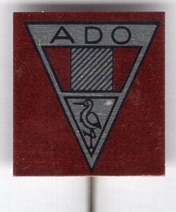A.D.O. ADO blik voetbalclub speldje ( Z_087a), Ophalen of Verzenden, Zo goed als nieuw, Transport, Speldje of Pin