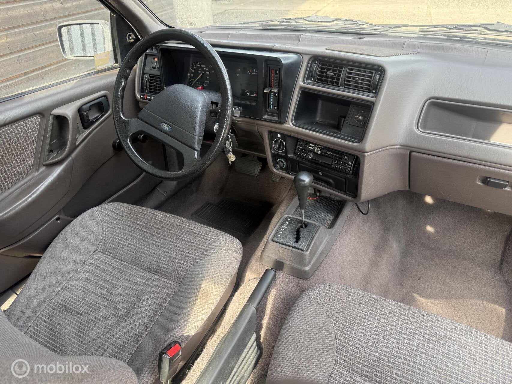 Ford Sierra 1.8 GL Automaat 1e eigenaar, foto 7