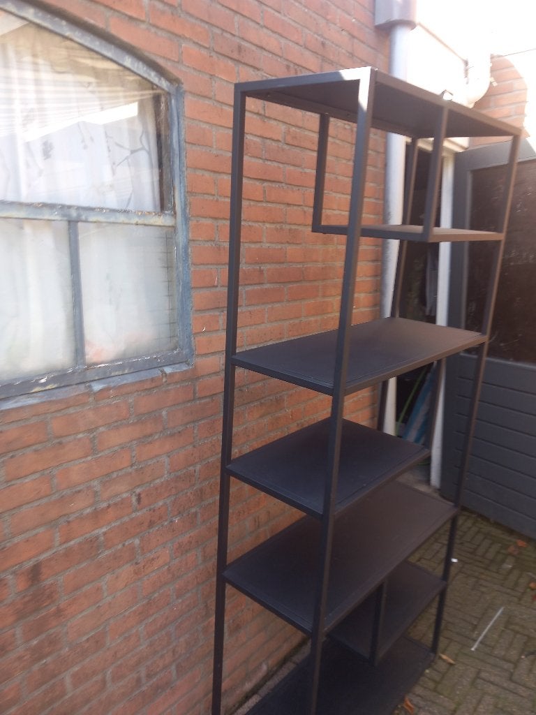 open kast metaal, Ophalen, Zo goed als nieuw