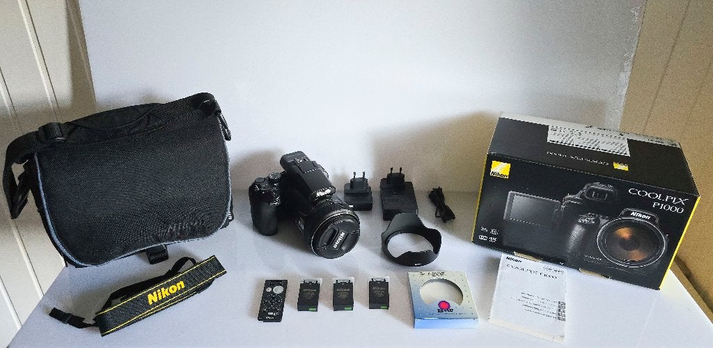 Nikon Coolpix 1000 met 3 orginele accu's en afstandbediening, Ophalen, Zo goed als nieuw, Nikon, 8 keer of meer