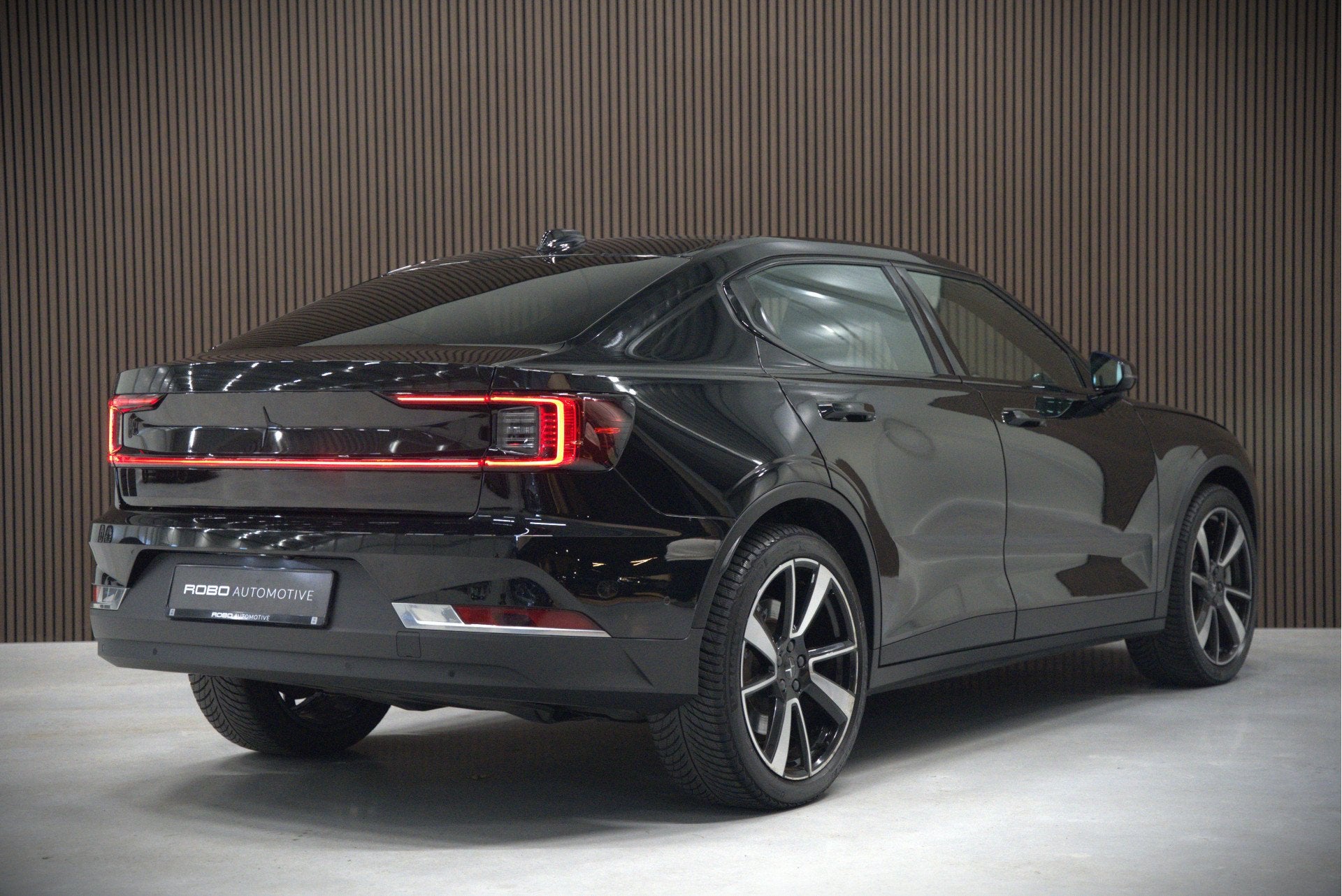 Polestar 2 Long Range Dual Motor Launch Edition 78kWh | Pano, Auto's, Polestar 2, Stof, Gebruikt, Zwart
