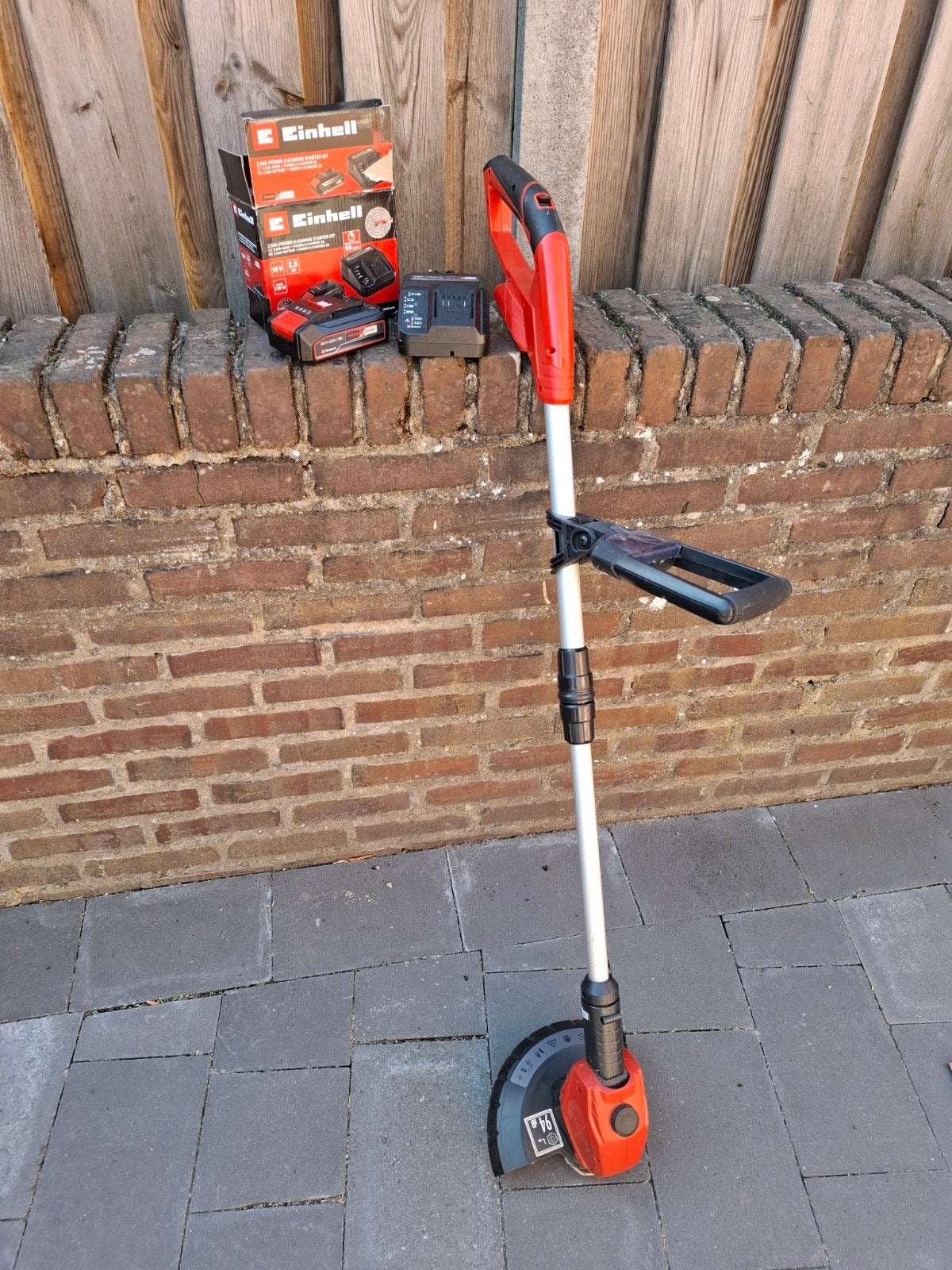 Einhell Accu Grastrimmer met Accu en Lader, Ophalen, Zo goed als nieuw, Accu-grasmaaier, Einhell