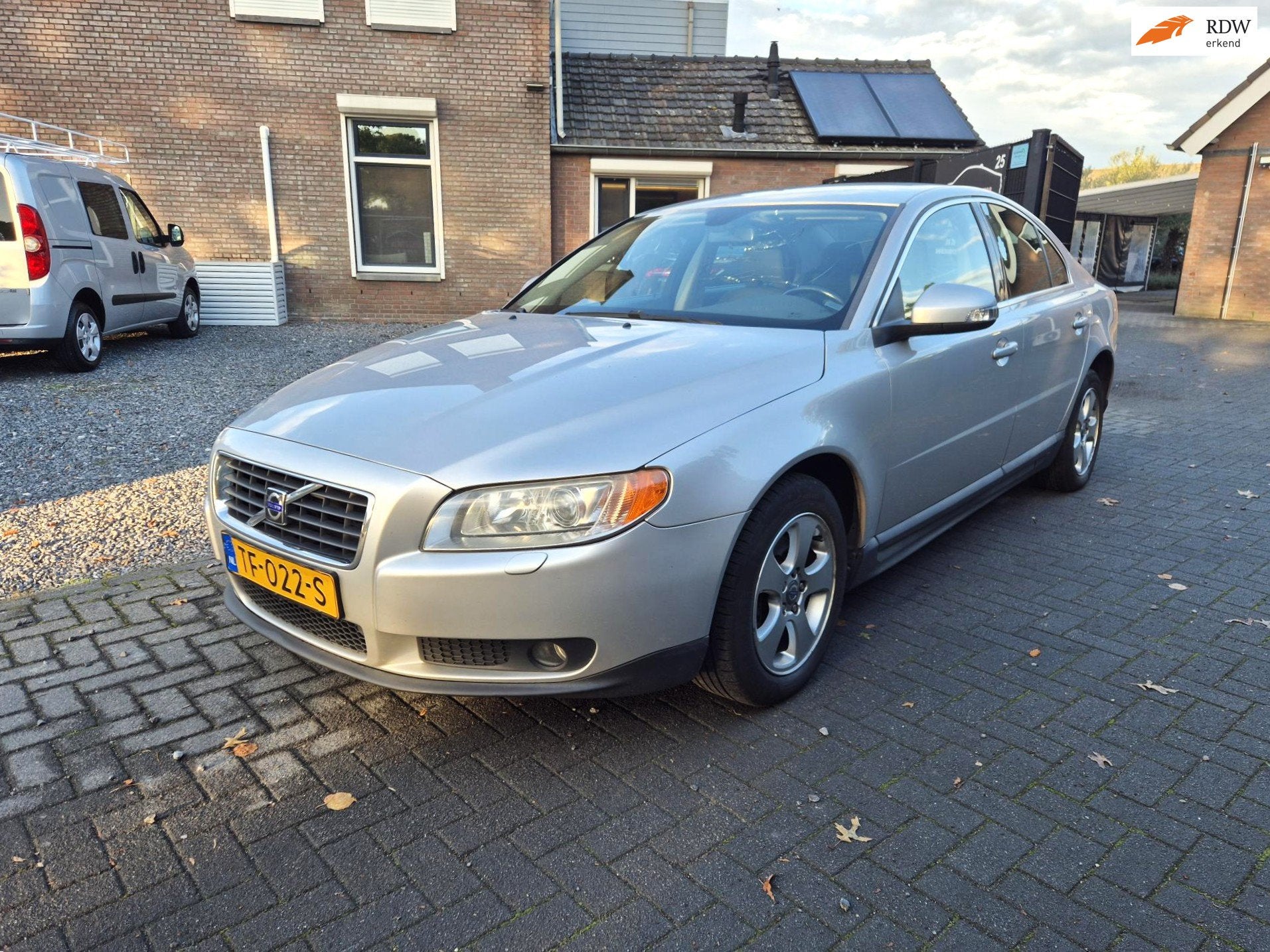 Volvo S80 2.5 FT Momentum Automaat Airco cruise, Auto's, Stof, Gebruikt, 2521 cc, 10 km/l