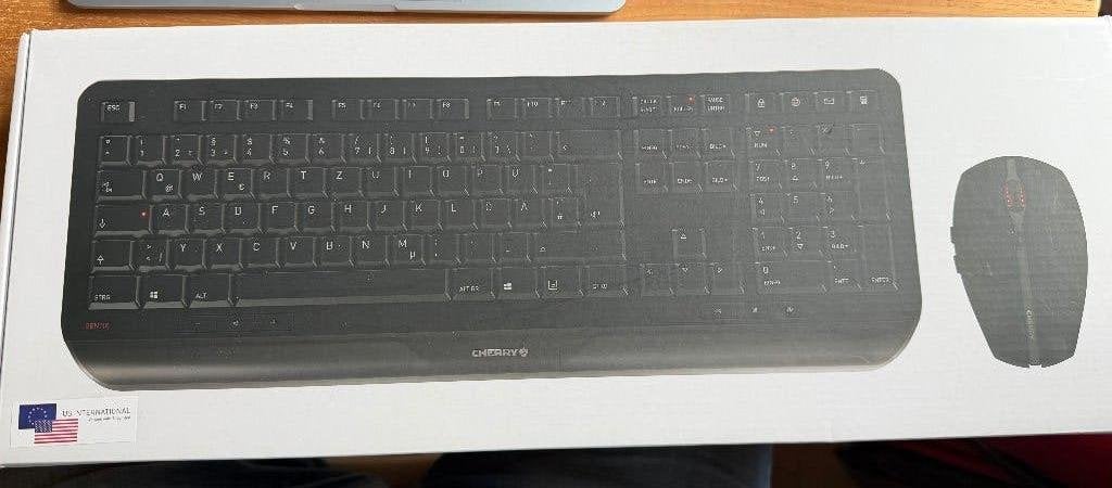 Cherry Gentix Desktop draadloos toetsenbord en muis, nieuw!, Computers en Software, Cherry, Nieuw, Ophalen of Verzenden, Qwerty