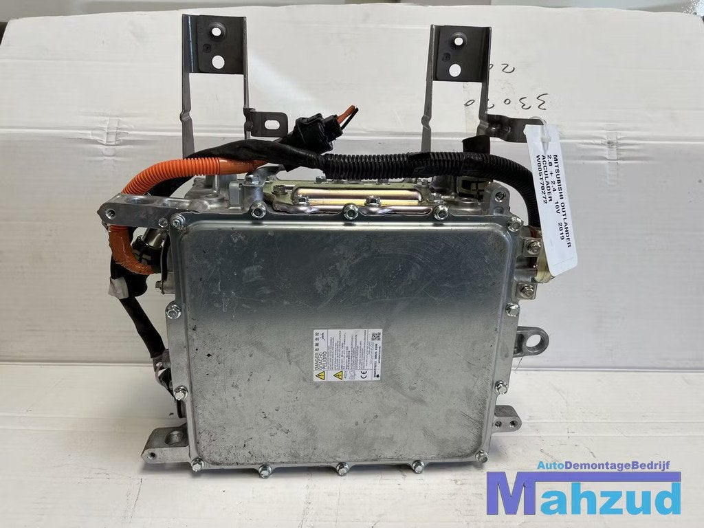 MITSUBISHI OUTLANDER PHEV 2.0 16V 4x4 Acculader W005T70272, Info@mitsubishi-motors.com, Gebruikt, Mitsubishi Motors Corporation