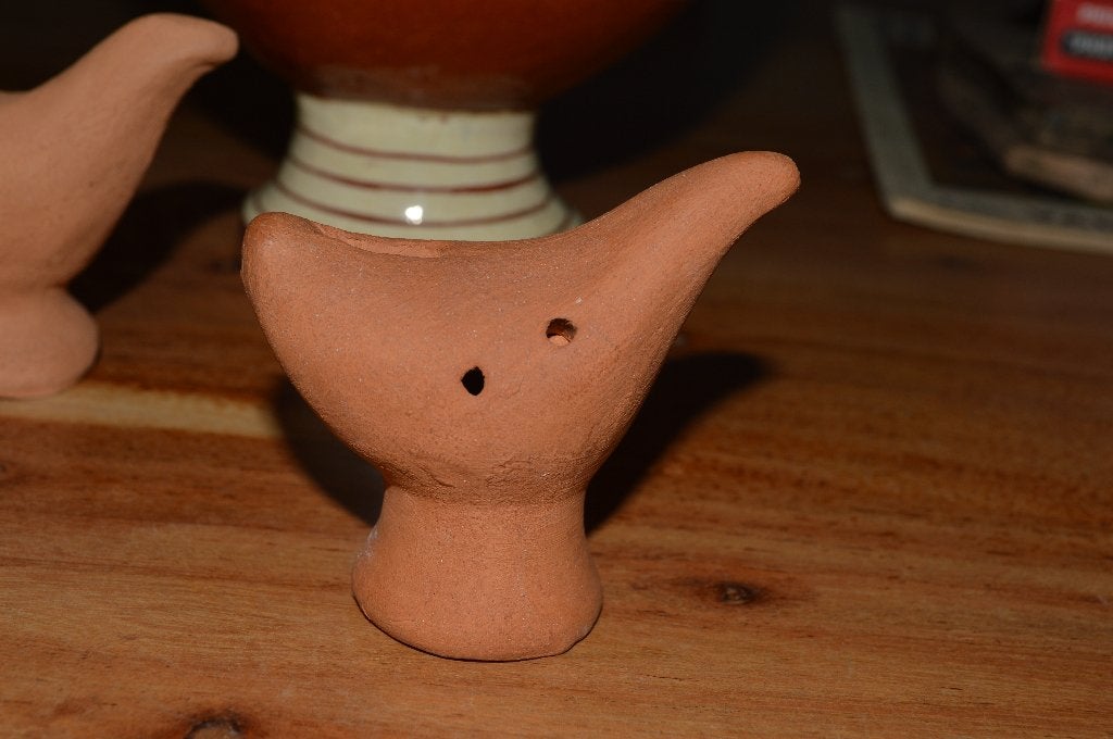 leuk vintage handgemaakt ZWEEDS klei vogelfluitje /LERGök, Antiek en Kunst, Ophalen of Verzenden