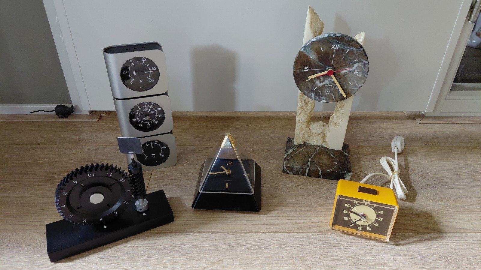 4 Klokjes 1 Weerstation, Ophalen