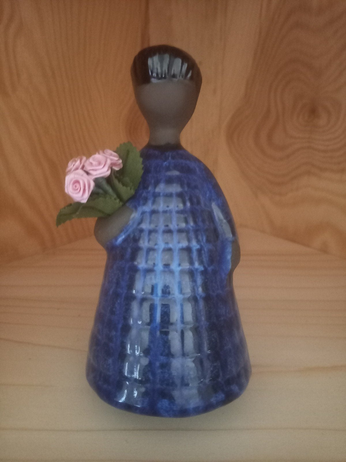 Vintage bloemenmeisje van Elsi Bourelius voor Jie Gantofta,, Blauw, Minder dan 20 cm, Ophalen of Verzenden, Steen of Keramiek