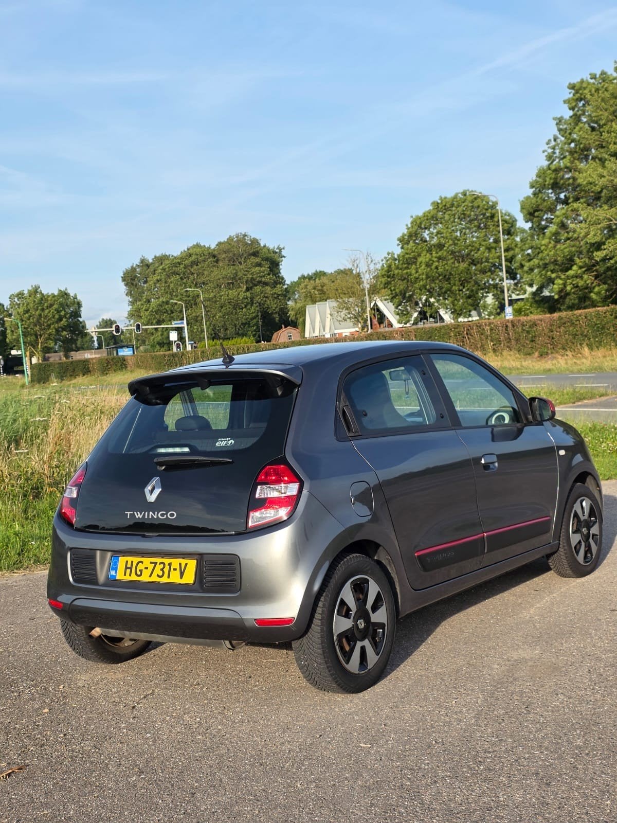Renault Twingo 1.0 SCe 70pk S&S 2015 Grijs, Auto's, Voorwielaandrijving, Twingo, Euro 6, 840 kg