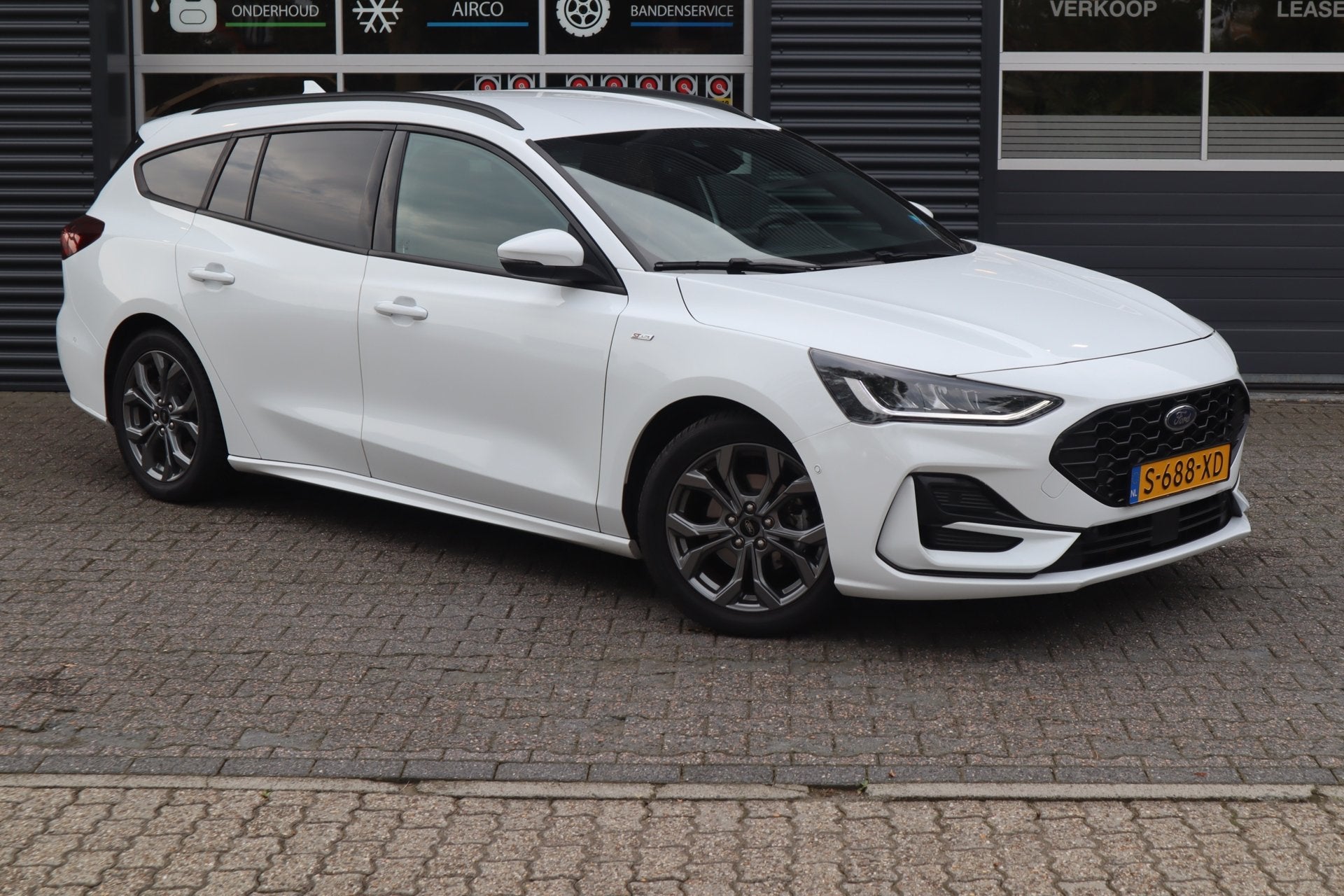 Ford Focus Wagon 1.0 EcoBoost Hybrid ST Line, Auto's, 125 pk, Gebruikt, Euro 6, Wit