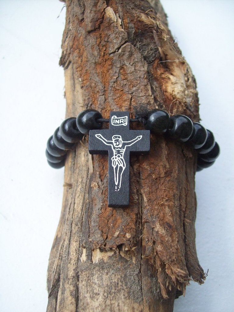Zwarte houten kralenarmband met kruisbeeld, Zwart, Nieuw, Ophalen of Verzenden, Met bedels of kralen