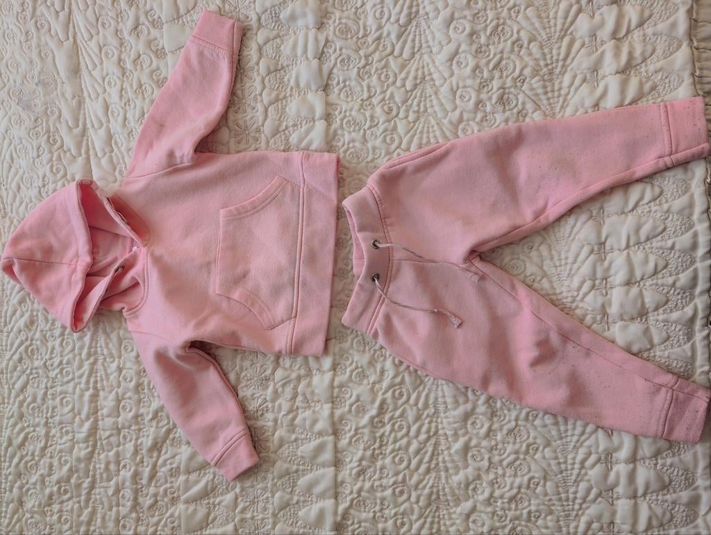 Roze joggingpakje maat 92, Kinderen en Baby's, Kinderkleding | Maat 92, Meisje, Ophalen of Verzenden, Zo goed als nieuw, Setje