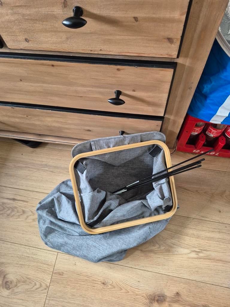 Opbergbak voor statiegeld flessen/blikjes, Ophalen