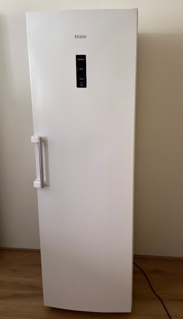 Haier vrieskast met no-frost technologie, Witgoed en Apparatuur, Minder dan 60 cm, 160 cm of meer, Zo goed als nieuw, Vrijstaand