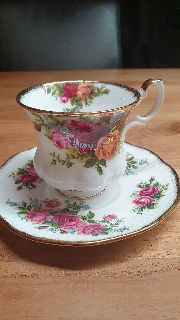 Royal Albert Kop en Schotel, Verzamelen, Ophalen, Gebruikt, Porselein, Kop en/of schotel