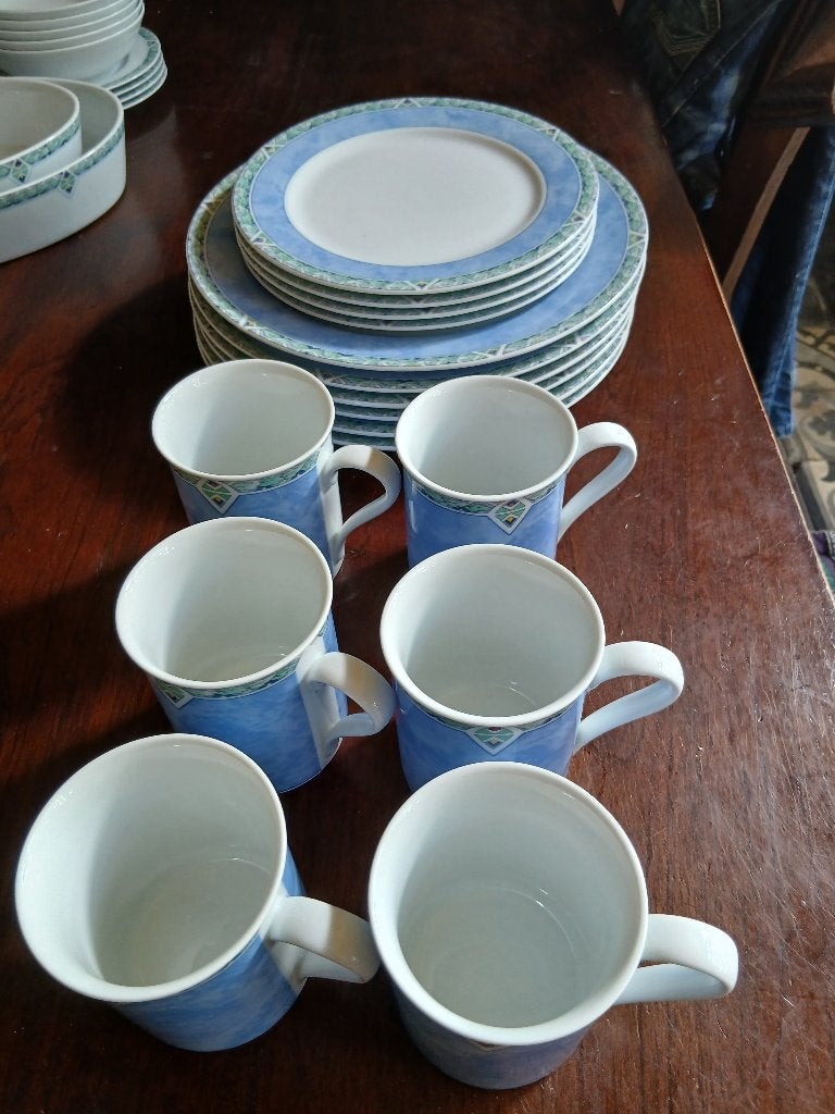 Arzberg Merison AH Albert Heijn servies 16 delig in 1 koop !, Ophalen, Zo goed als nieuw, Porselein, Overige stijlen