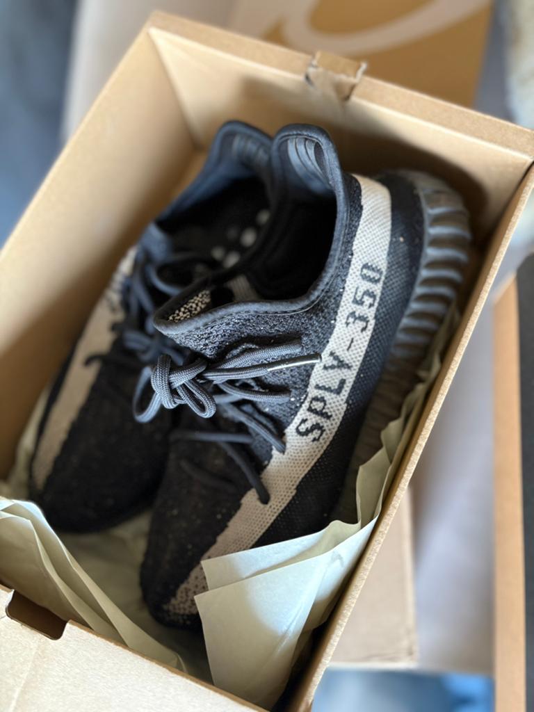 Yeezy oreo, Kleding | Heren, Schoenen, Ophalen of Verzenden, Zo goed als nieuw, Zwart