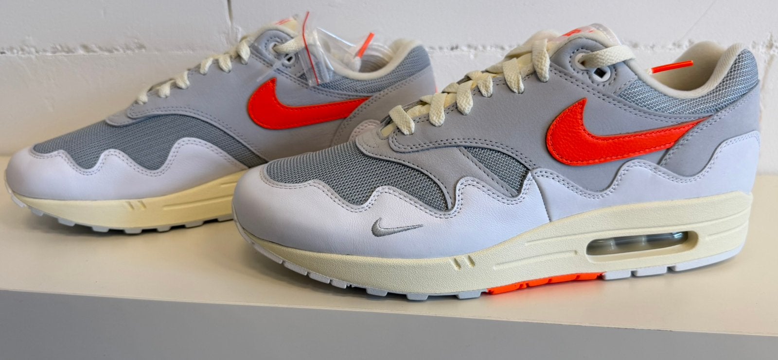 Nike Air Max 1 Patta White Hyper Crimson mt 46, Wit, Nieuw, Ophalen of Verzenden, Sneakers of Gympen