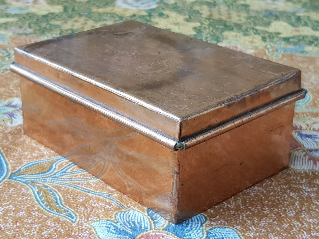 Mooi zwaar antiek doosje uit Engeland 13,7 cm. uit 1890., Antiek en Kunst, Ophalen of Verzenden, Koper