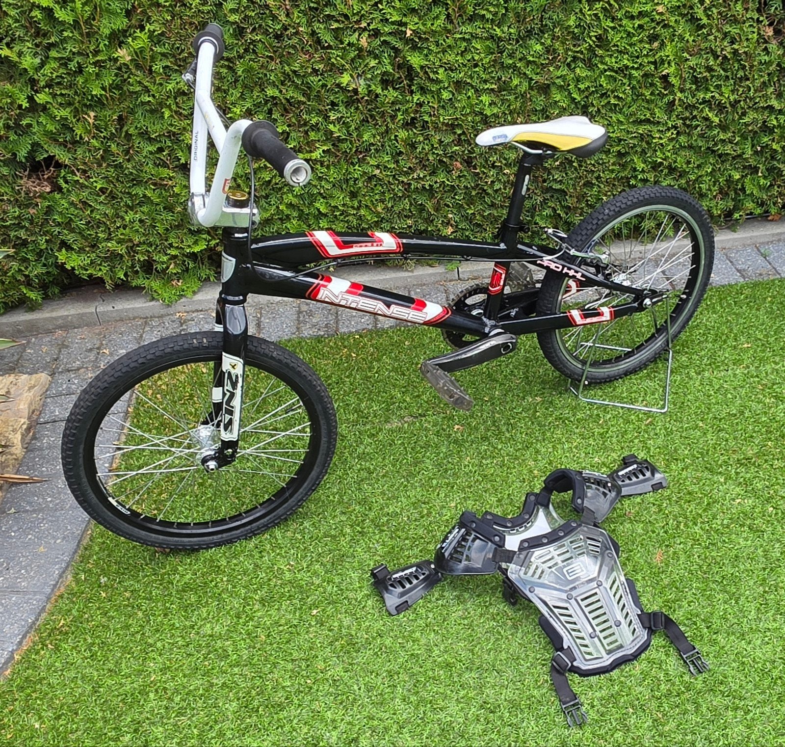 Intense Podium Stunt/Pumptrack bike, Ophalen, Gebruikt, Velgrem, 20 tot 24 inch