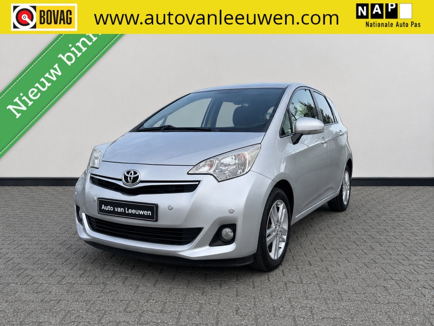 Toyota Verso-S 1.3 VVT-i NAVIGATIE/CAMERA/PDC/CLIMA/ETC.!, Euro 5, Gebruikt, 4 cilinders, Met garantie (alle)