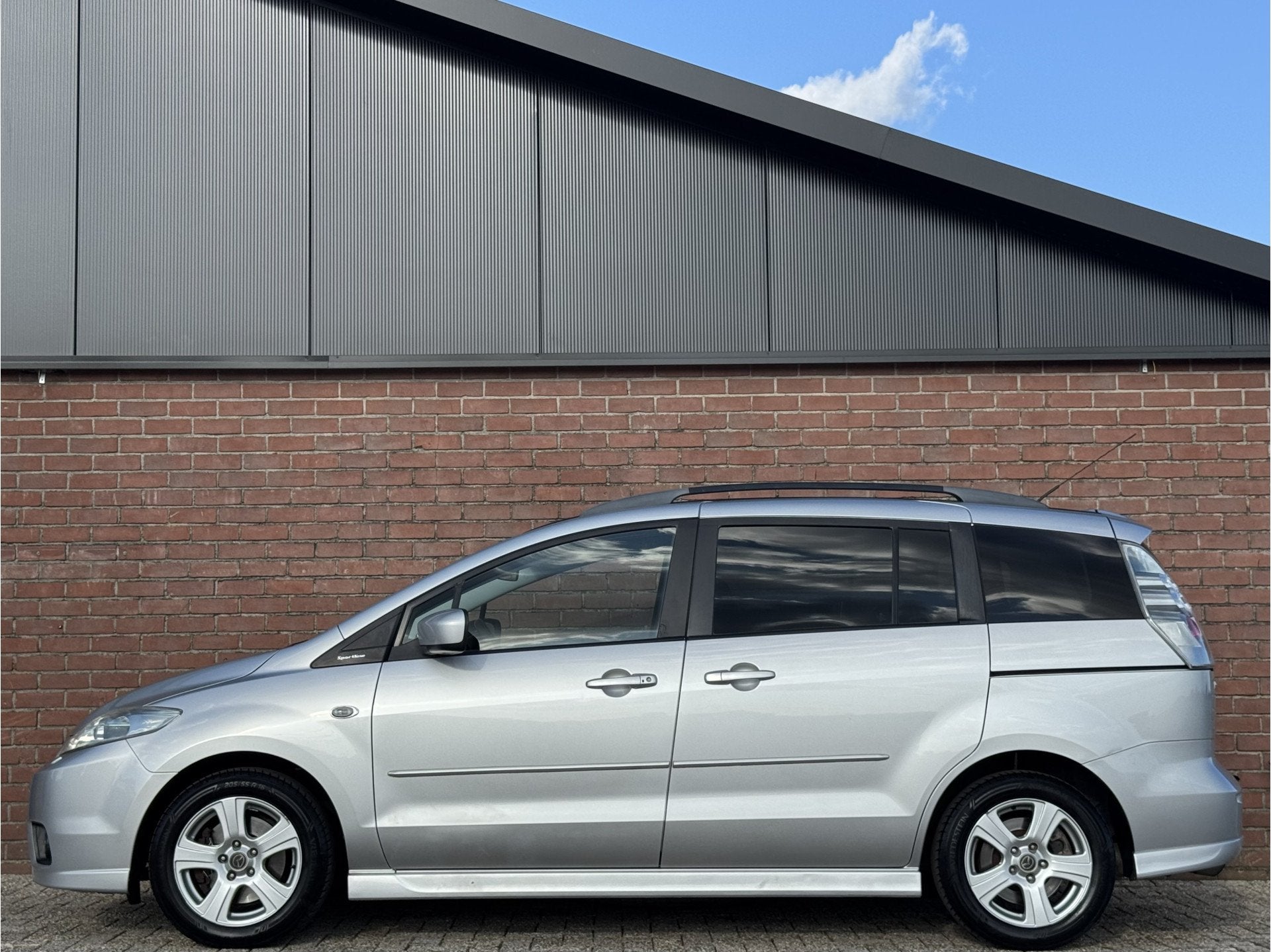 Mazda 5 2.0 ACTIVE 7P. | NL-AUTO! | NAVI! | CAMERA! | TREKHA, Auto's, Voorwielaandrijving, 145 pk, Stof, Zwart