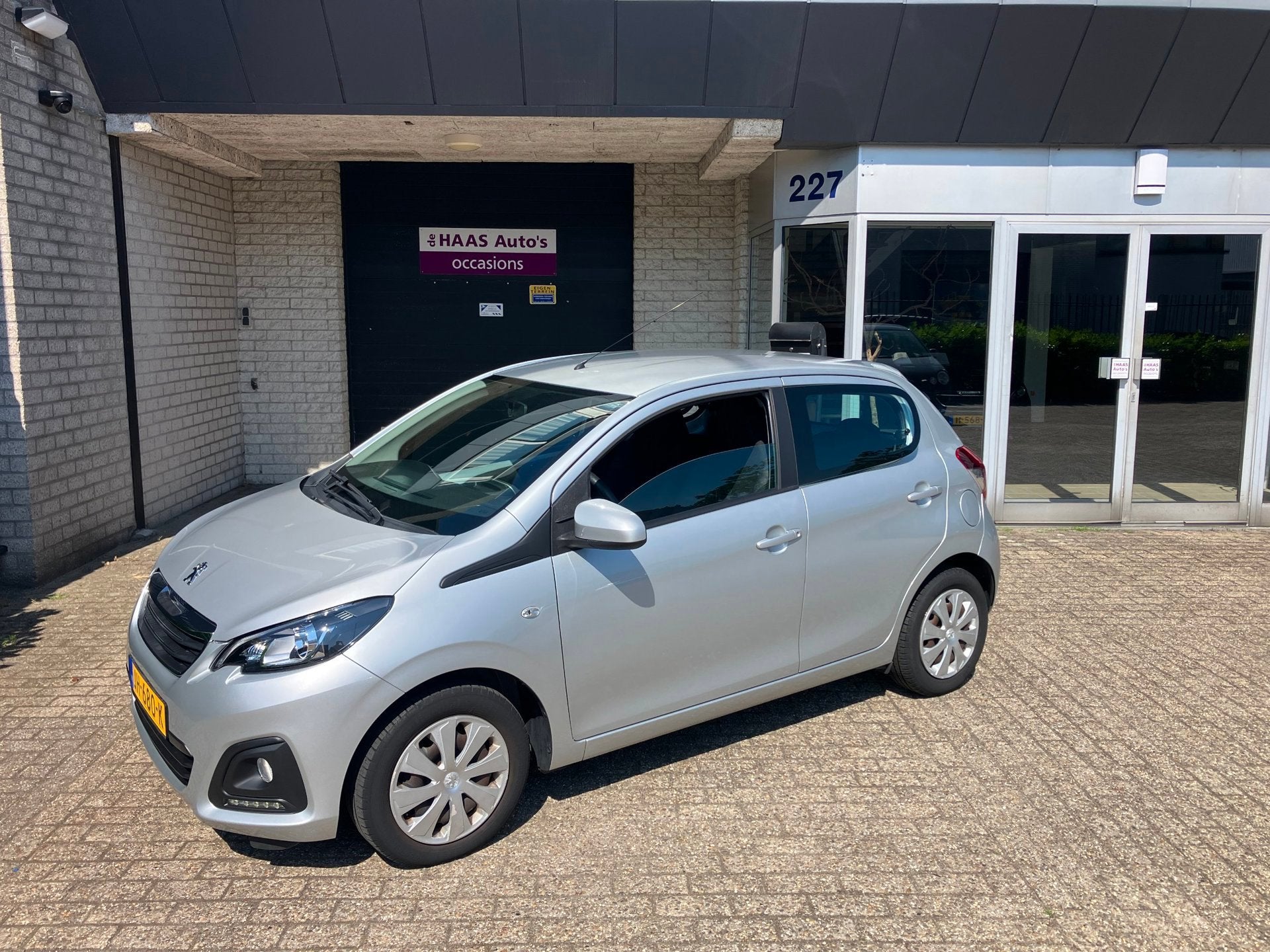 Peugeot 108 1.0 e-VTi Active / UNIEKE KM STAND+NAP / NL-AUTO, Voorwielaandrijving, Stof, Gebruikt, 4 stoelen