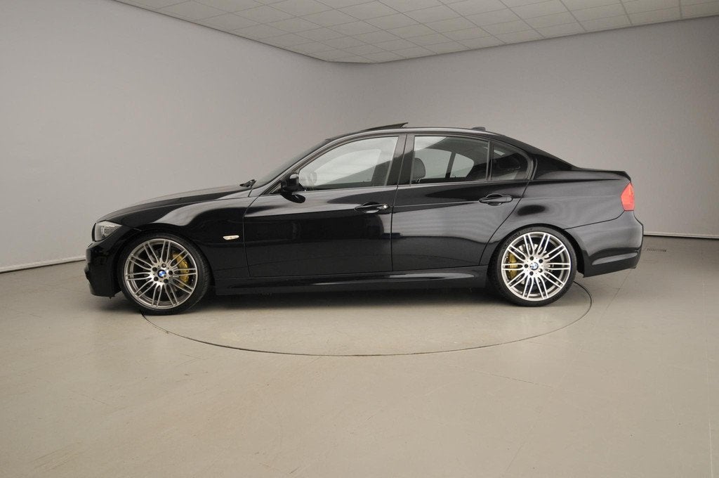 BMW 3-serie 330i | Individual Edition | M-Sportpakket | Perf, Auto's, BMW, Euro 5, Gebruikt, Zwart, 1465 kg