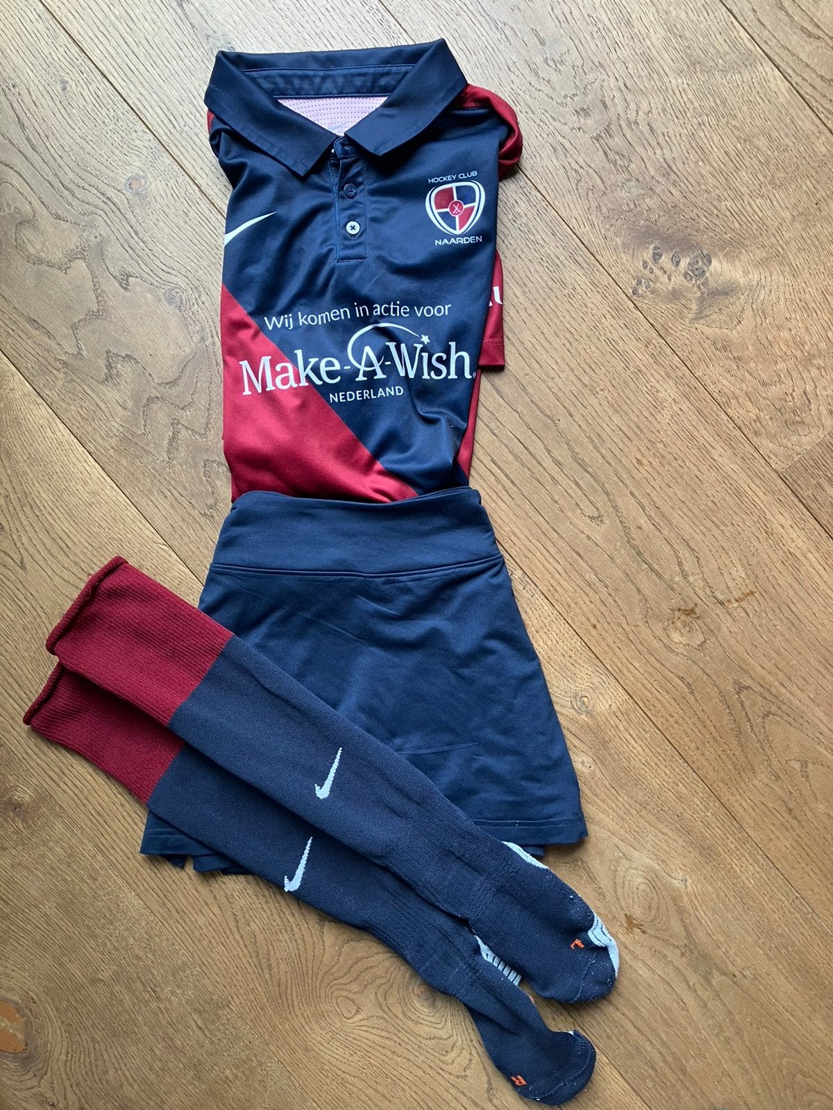 Tenue Hockeyclub Naarden meisjes, Ophalen, Zo goed als nieuw, Kleding
