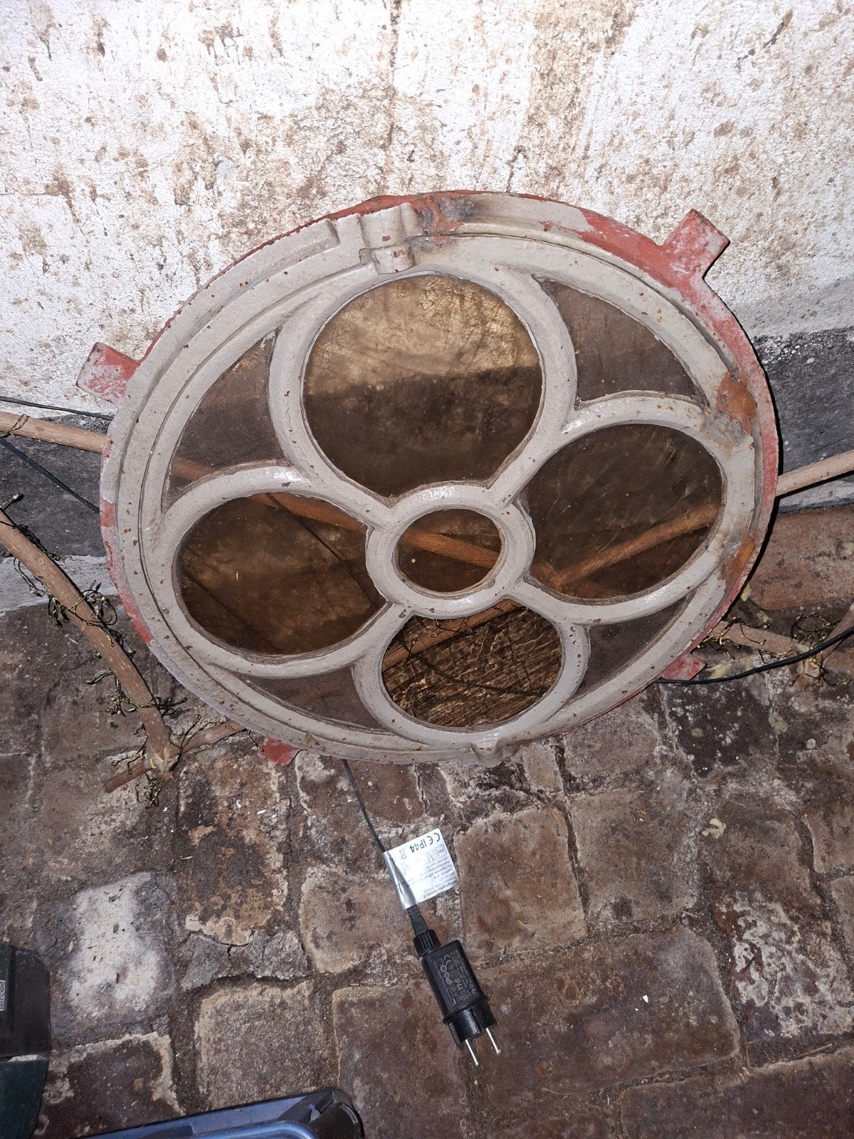 boerderij raam rond smeedijzer. goede staat, Doe-het-zelf en Verbouw, Glas en Ramen, Ophalen, Zo goed als nieuw, Minder dan 80 cm