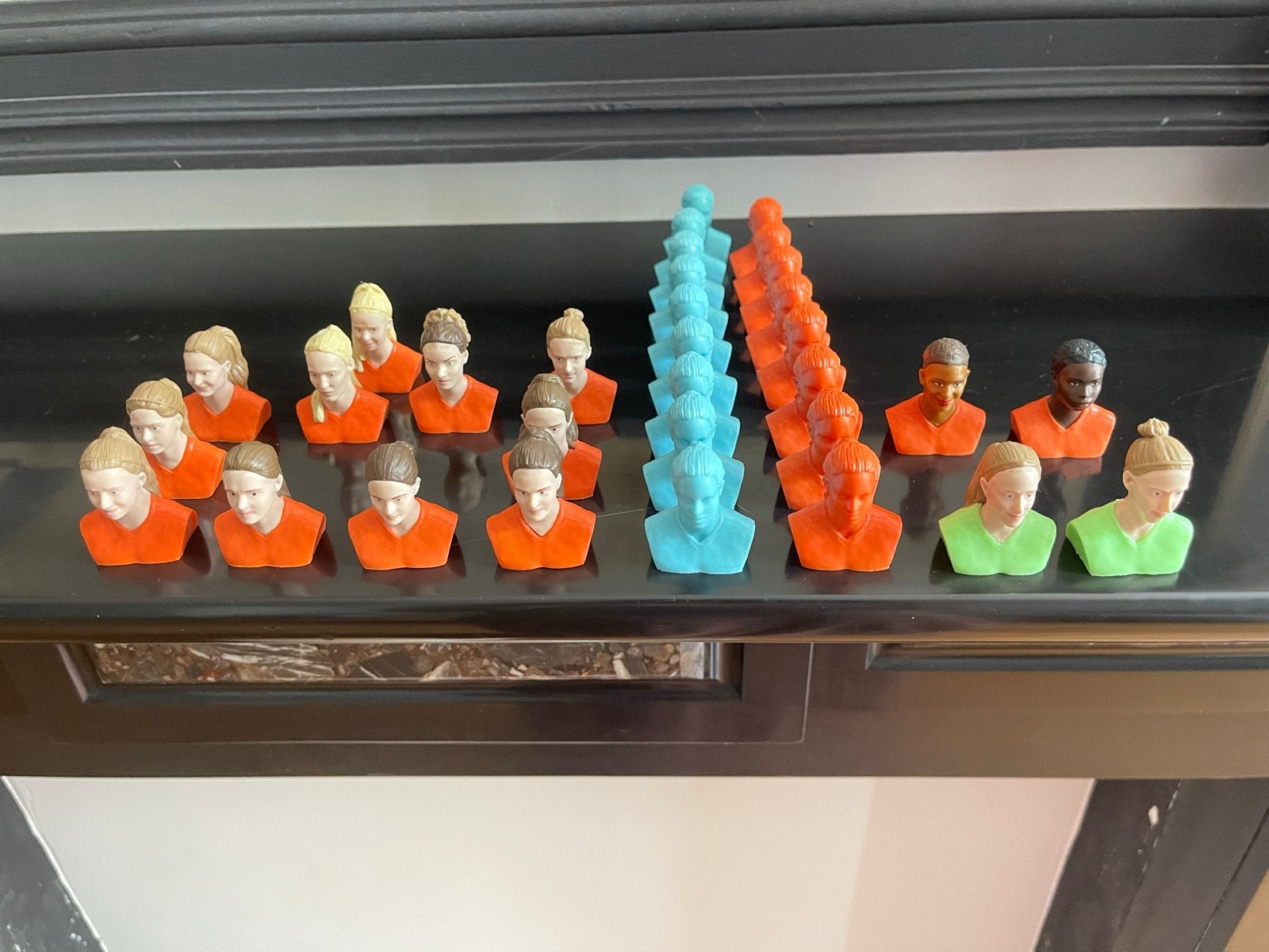 Kleine bustes dames voetbal Nederland 32 stuks, Verzamelen, Ophalen of Verzenden, Zo goed als nieuw