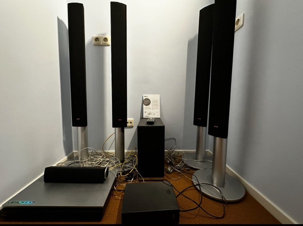 LG cinema sound met subwoofer, 70 watt of meer, Overige spelers, Ophalen, Overige merken