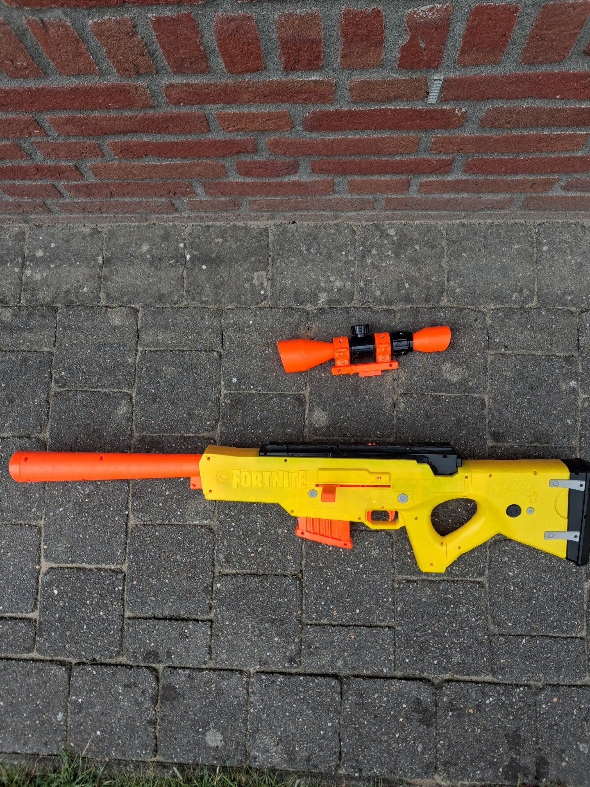 Nerf pistol, Verzenden